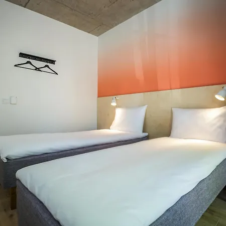 Melt In Apartment *