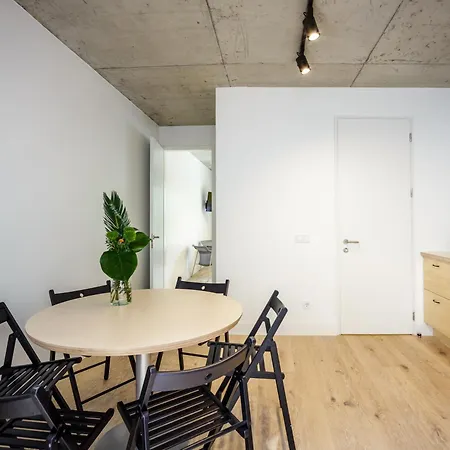 Melt In Apartment