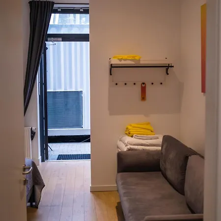 Melt In Apartment *